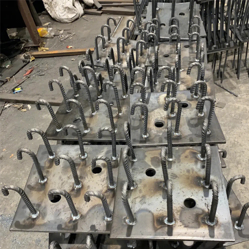 图纸中如何确定金华预埋件的位置？